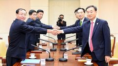 North, South Korea agree to hold family reunions in Oct - South