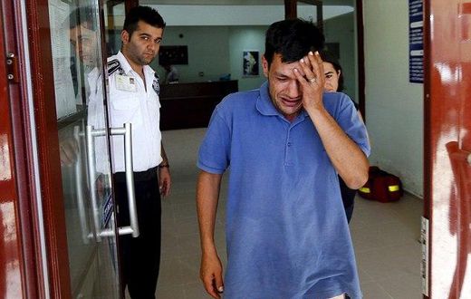 Grieving Syrian dad, Abdullah Kurdi, loses family while trying to cross into Europe