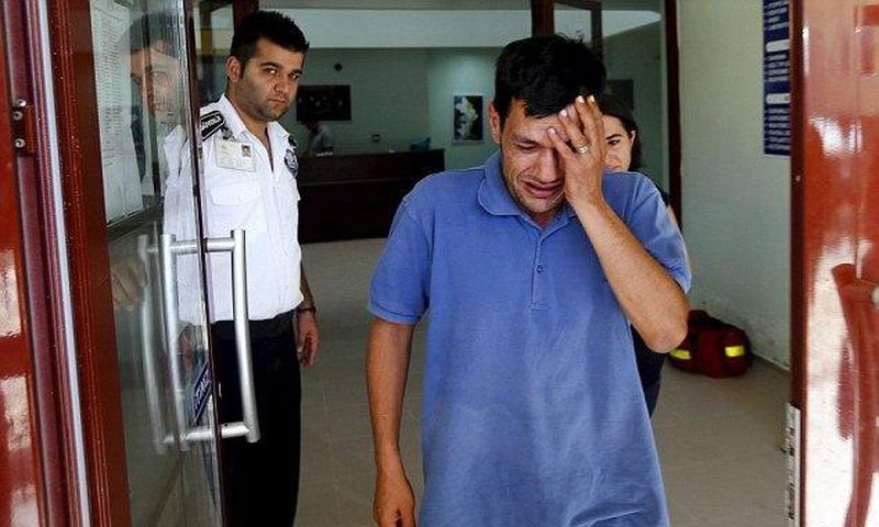 Grieving Syrian dad, Abdullah Kurdi, loses family while trying to cross into Europe