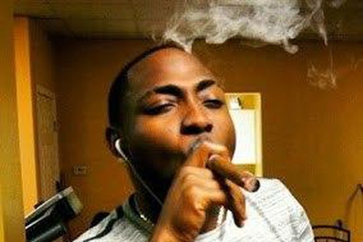 Pop star buys house in America