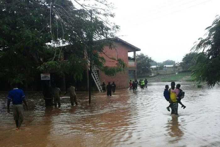 Fire Service rescues trapped pupils