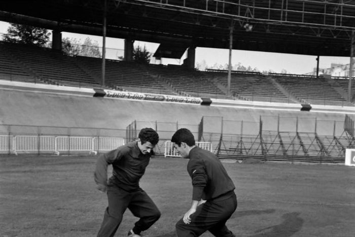 Dragoslav Sekularac testing his dribbling skill against Yugoslav teammate Milan Galic in 1965
