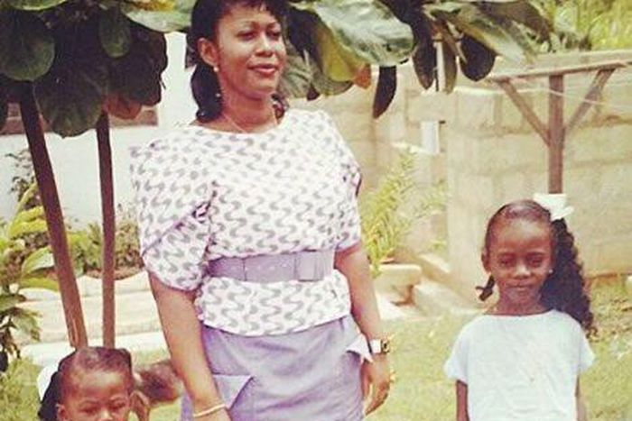 Itz Tiffany(first from left), mother and her sister