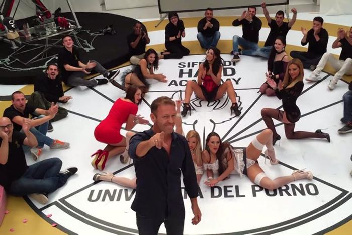 ___4237068___https:______static.pulse.com.gh___webservice___escenic___binary___4237068___2015___10___7___11___porn