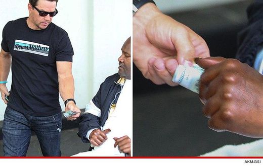 Mark Wahlberg gives homeless man $100 bill in Beverly Hills