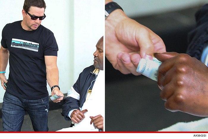 Mark Wahlberg gives homeless man $100 bill in Beverly Hills