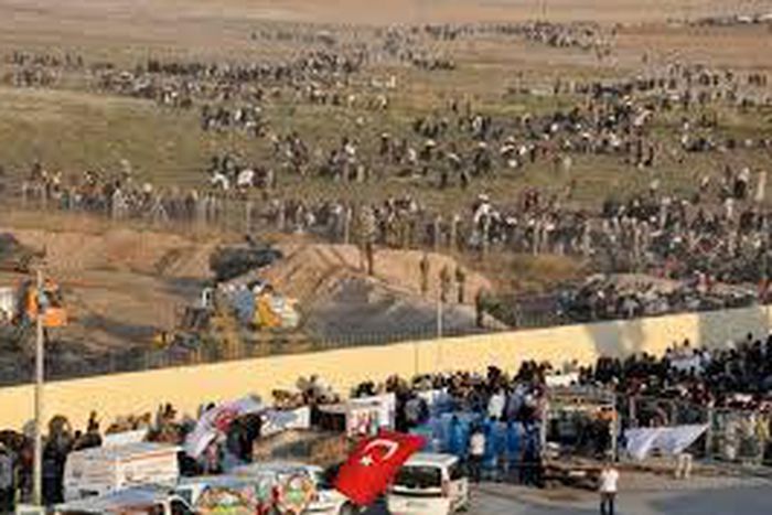 More than 23,000 refugees flee to Turkey to escape fighting