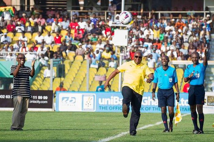 Mahama shows off football skills