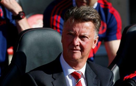 Defensive headaches for Van Gaal as Rojo, McNair injured
