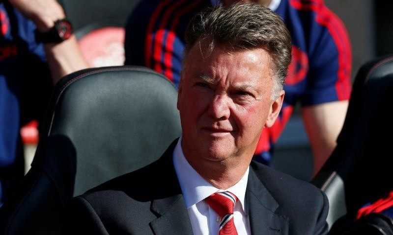 Defensive headaches for Van Gaal as Rojo, McNair injured