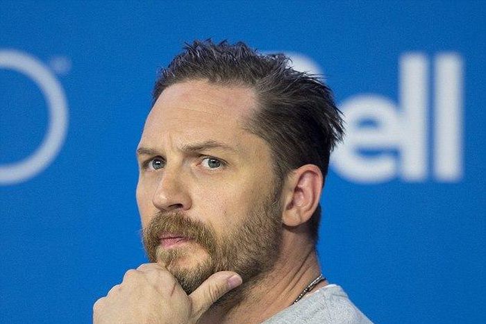 Tom Hardy shuts down reporter who asks about his sexuality at TIFF on Sept. 13