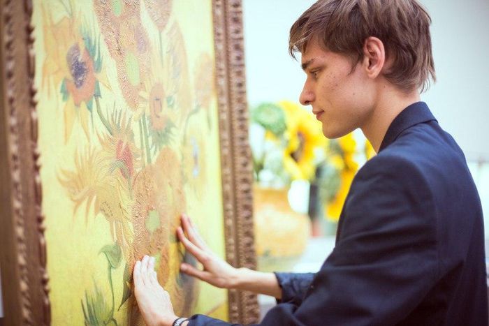 Visually Impaired experience Vincent van Gogh's works