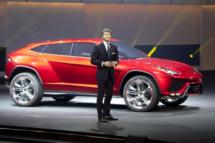 Lamborghni CEO Stefan Winkelmann with the Urus concept car