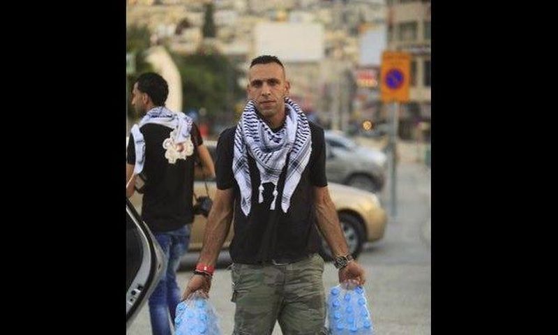Christians in Gaza offering iftar to Muslims on the road.
