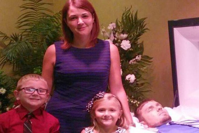 Mum, Eva Holland  uses picture with dead husband to warn against drugs