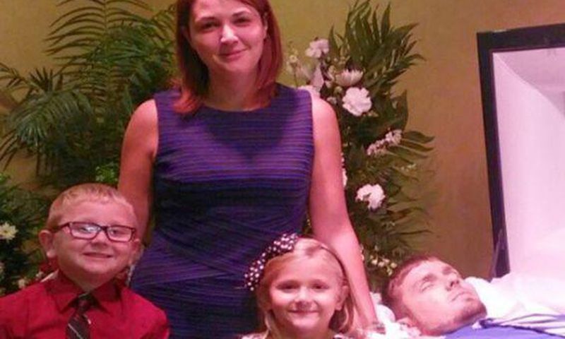 Mum, Eva Holland  uses picture with dead husband to warn against drugs