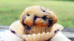 vegan-blueberry-muffin