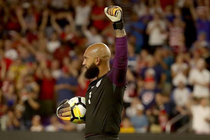 Former United States goalkeeper Tim Howard has announced his retirement after a glittering career in club and international football