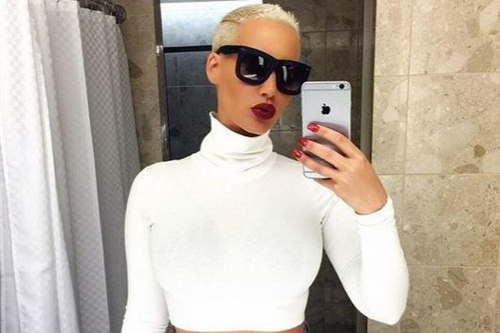 Amber returns to short haircut