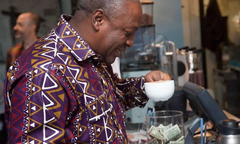 ___4246368___https:______static.pulse.com.gh___webservice___escenic___binary___4246368___2015___10___9___19___Mahama+5