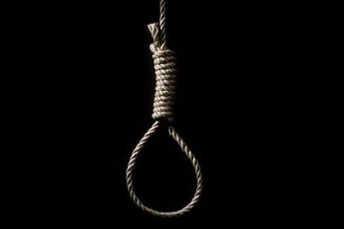 She left her son with a neighbour and hung herself