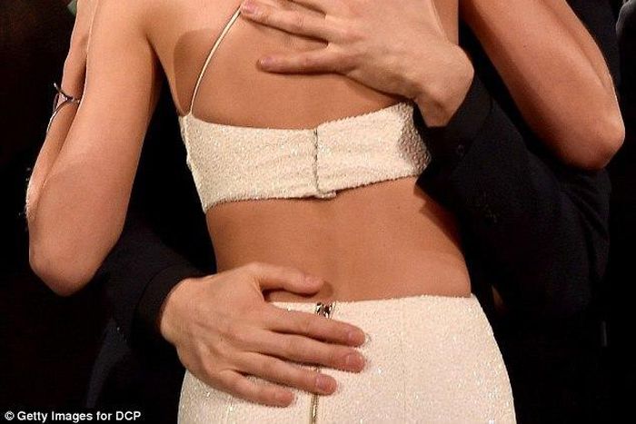 Taylor Swift and Calvin Harris kiss at Billboard Music Awards 2015