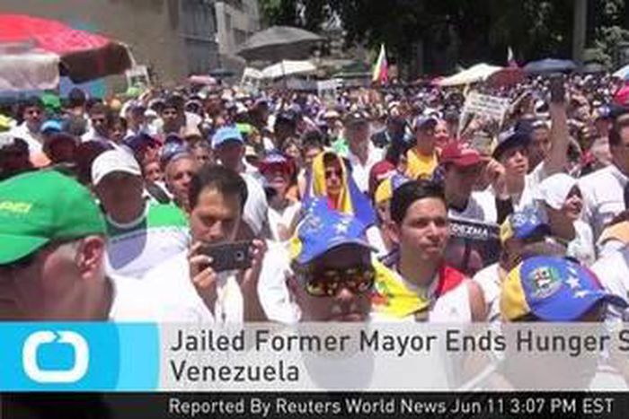 Jailed former mayor ends hunger strike