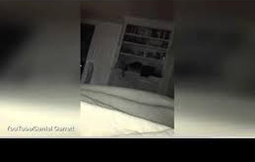 Father catches a 'ghost' inside his 4-year-old daughter's bedroom