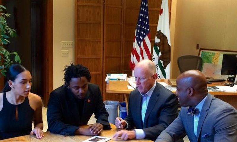 Kendrick Lamar has been honoured with the 35th Senate District’s Generational Icon Award, which was presented by him to State Senator and fellow Compton native Isadore Hall III on Monday, May 11.