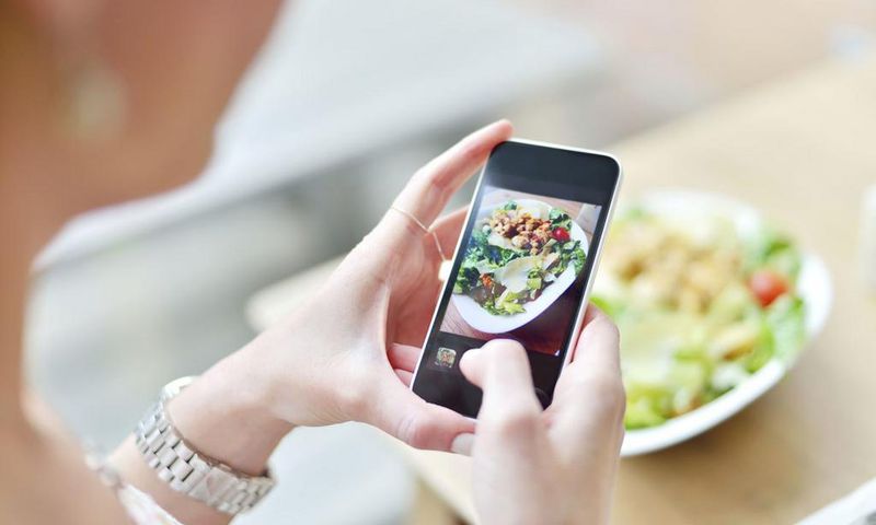 People love to take photos of their food and Google is looking to key into that