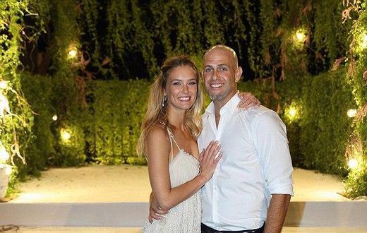 Bar Refaeli gave fans a glimpse of her big day by sharing an official photo of her posing with new husband right after tying the knot