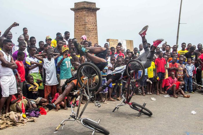 ___4102558___https:______static.pulse.com.gh___webservice___escenic___binary___4102558___2015___8___25___12___ChaleWote2014-AccraDotAlt-11