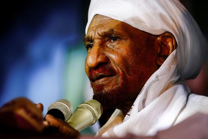 Sudanese opposition leader Sadiq al-Mahdi speaks in Omdurman on December 19, 2018