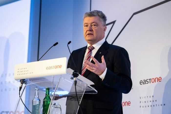 Ukrainian President Petro Poroshenko in Davos: 'For Russia, this election is a final chance to get its revenge'