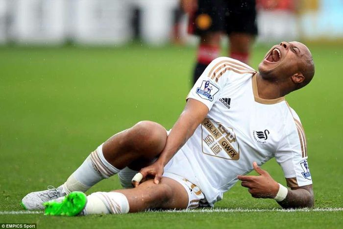 ___4118870___https:______static.pulse.com.gh___webservice___escenic___binary___4118870___2015___8___30___20___Andre-vs-Man-Utd-1