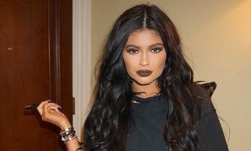 Kylie Jenner set to unveil lip line