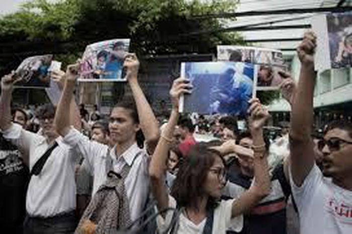 Thai army chief says won't release 14 student critics of coup