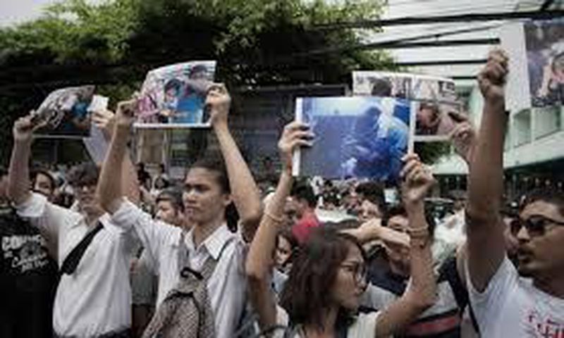 Thai army chief says won't release 14 student critics of coup