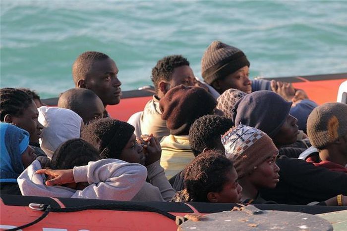 2 migrant boats capsize with hundreds on board, as Nigerians and Ghanians were rescued