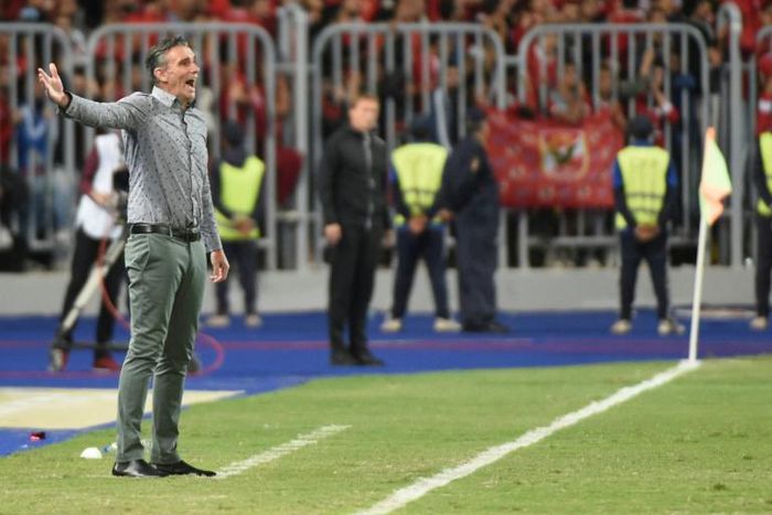 Frenchman Patrice Carteron succeeded Spaniard Juan Carlos Garrido as coach of Moroccan and African giants Raja Casablanca this week.