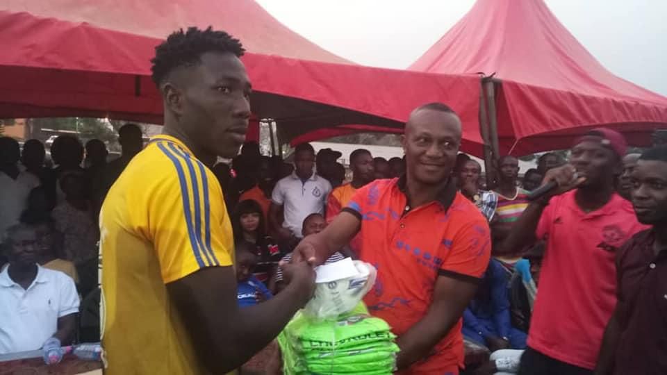 ASANTE AKYEM NORTH MP AND DCE DONATE TO THE YOUTH IN THEIR CONSTITUENCY