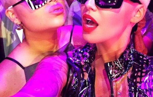 Amber Rose poses with lookalike in UK nightclub