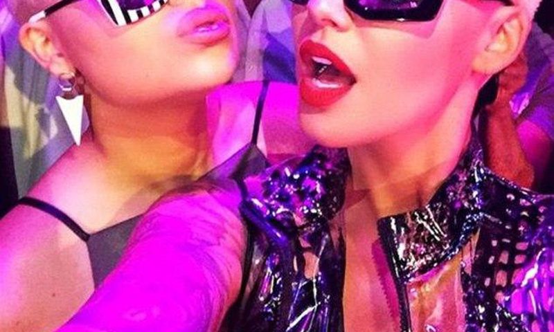 Amber Rose poses with lookalike in UK nightclub