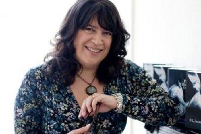 ___3887138___https:______static.pulse.com.gh___webservice___escenic___binary___3887138___2015___6___19___16___EL_James_58308