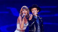 Taylor Swift and Beck at '1989' Tour