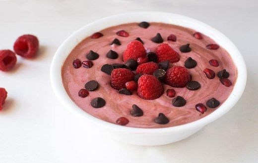 ___3922946___https:______static.pulse.com.gh___webservice___escenic___binary___3922946___2015___6___30___13___chocolate-raspberry-smoothie-bowl-11