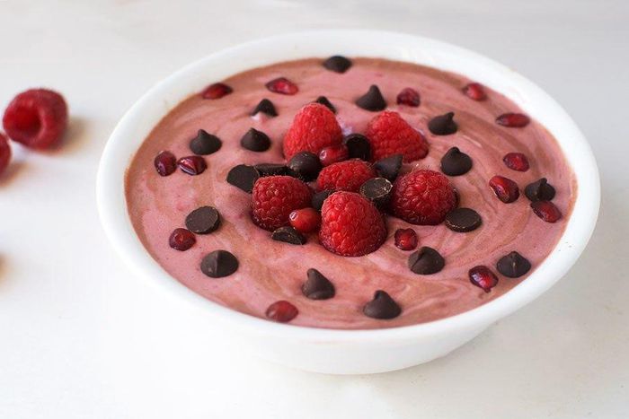 ___3922946___https:______static.pulse.com.gh___webservice___escenic___binary___3922946___2015___6___30___13___chocolate-raspberry-smoothie-bowl-11