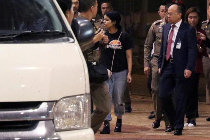 Rahaf Mohammed al-Qunun has said she planned on seeking asylum in Australia but was stopped at Bangkok's main airport