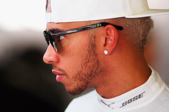 ___4139533___https:______static.pulse.com.gh___webservice___escenic___binary___4139533___2015___9___6___21___lewishamilton-cropped_m2wt29374oex1o9q3vyw1cdqt_2