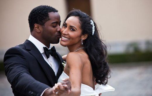 Groom pays for the engagement rings